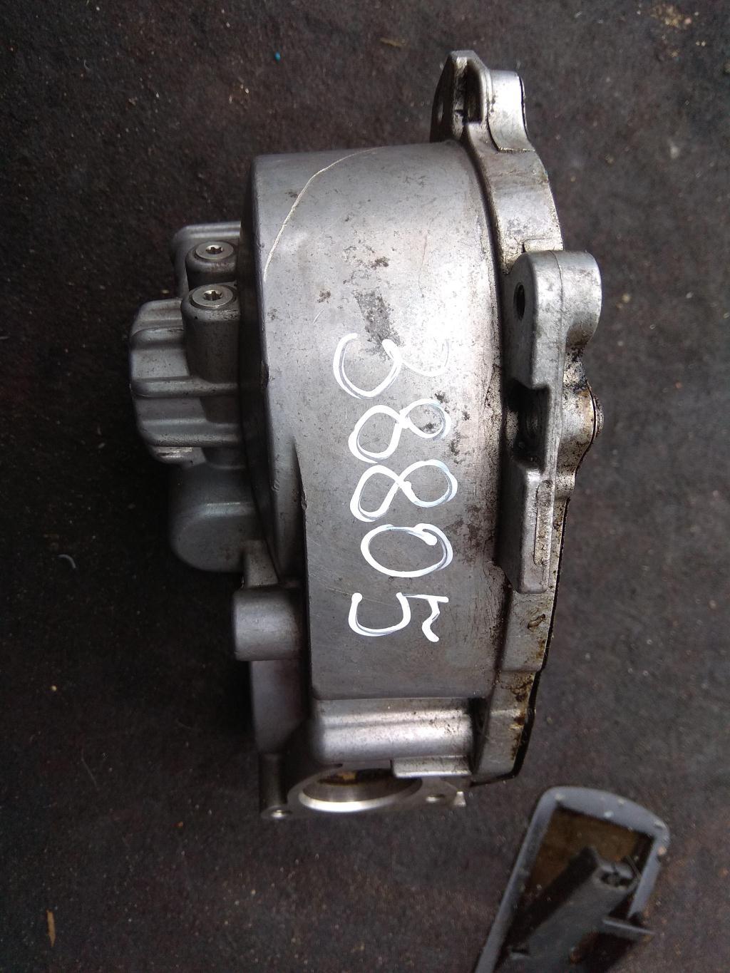 крышка распредвала Audi A4 B7 2006, 2.0 л., бензин, седан, 06D103530K, BLX, . - фото №1