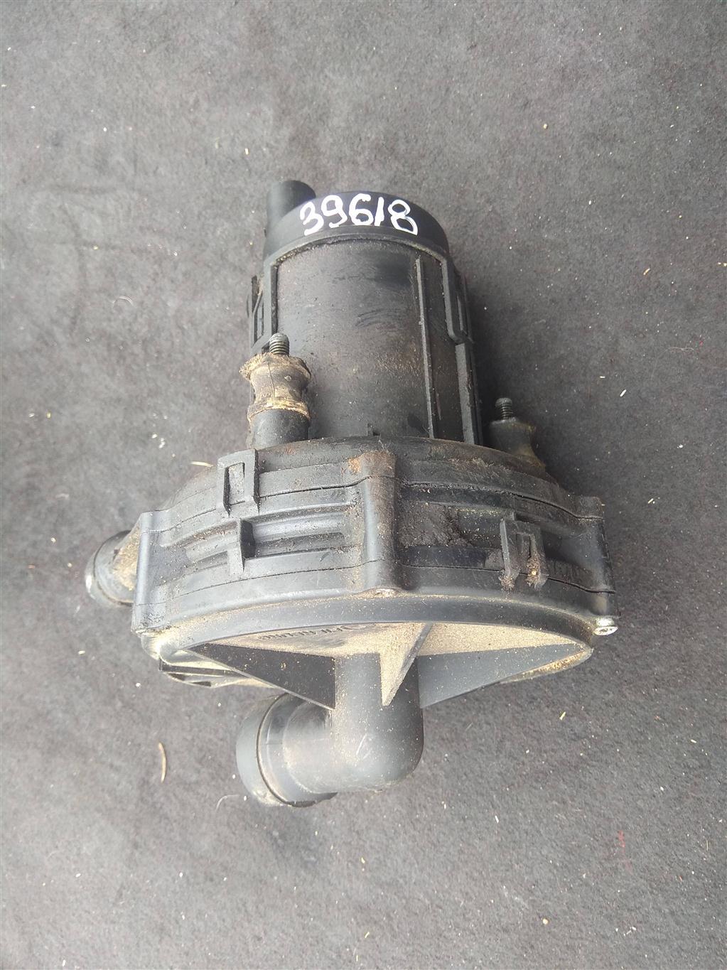 насос воздушный Audi A6 4B/C5 1999, 2.8 л., бензин, седан, 078906601D, AQD, ALG, AGZ, ARG, AAA, AFC, 078906601M - фото №1