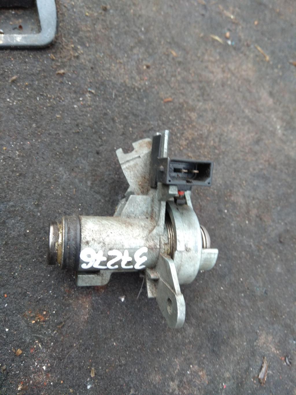 замок багажника Audi A4 B6 2003, 1.9 л., TDi, дизель, универсал, 8E0827573, 8E0827573A, 8E0827573C, 8E0827573D, . - фото №1
