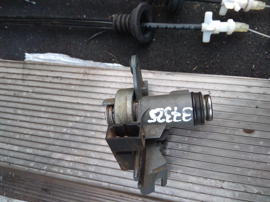 замок багажника Audi A4 B6 2003, 1.9 л., TDi, дизель, универсал, 8E0827573, 8E0827573A, 8E0827573C, 8E0827573D, . - фото №1