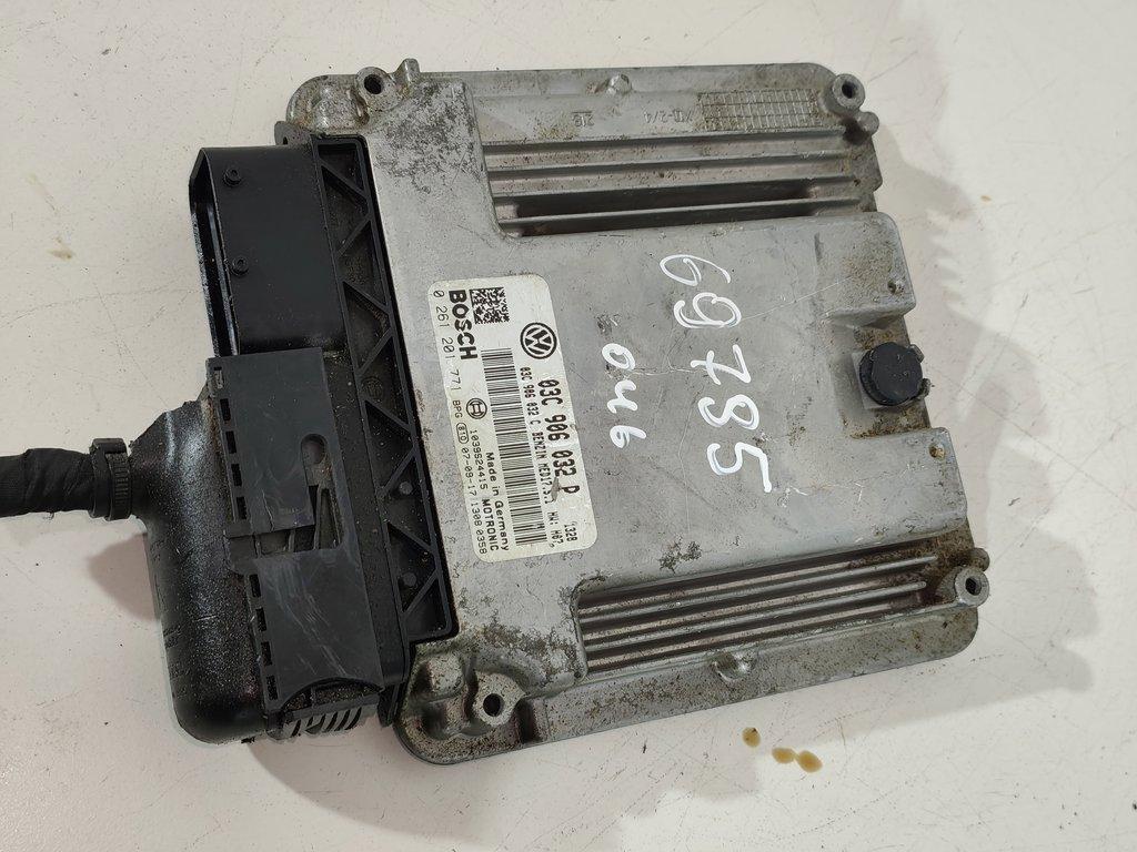 блок управления двигателем Volkswagen Golf 5 поколение 2007, 1.4 л., TSI, бензин, хетчбэк 5 дв., 03C906032P, 03C906032C, 0261201771 - фото №1