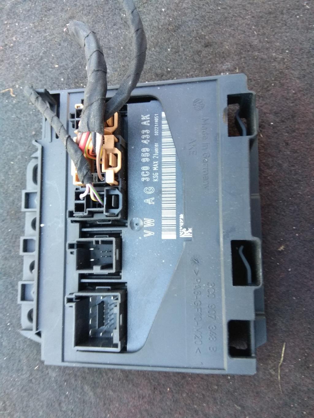 блок комфорта Volkswagen Passat B6 2006, 2.0 л., бензин, седан, 3C0959433AK, 3C0959433AP, 3C0959433AA, . - фото №1