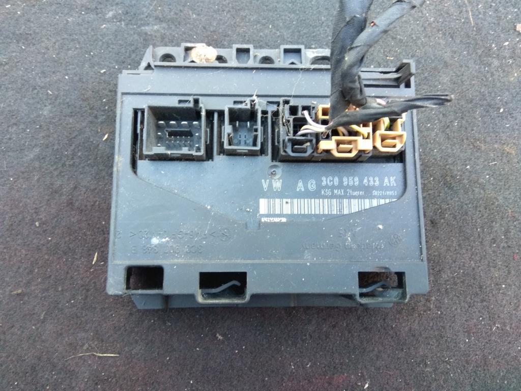 блок комфорта Volkswagen Passat B6 2006, 2.0 л., бензин, седан, 3C0959433AK, 3C0959433AP, 3C0959433AA, . - фото №1