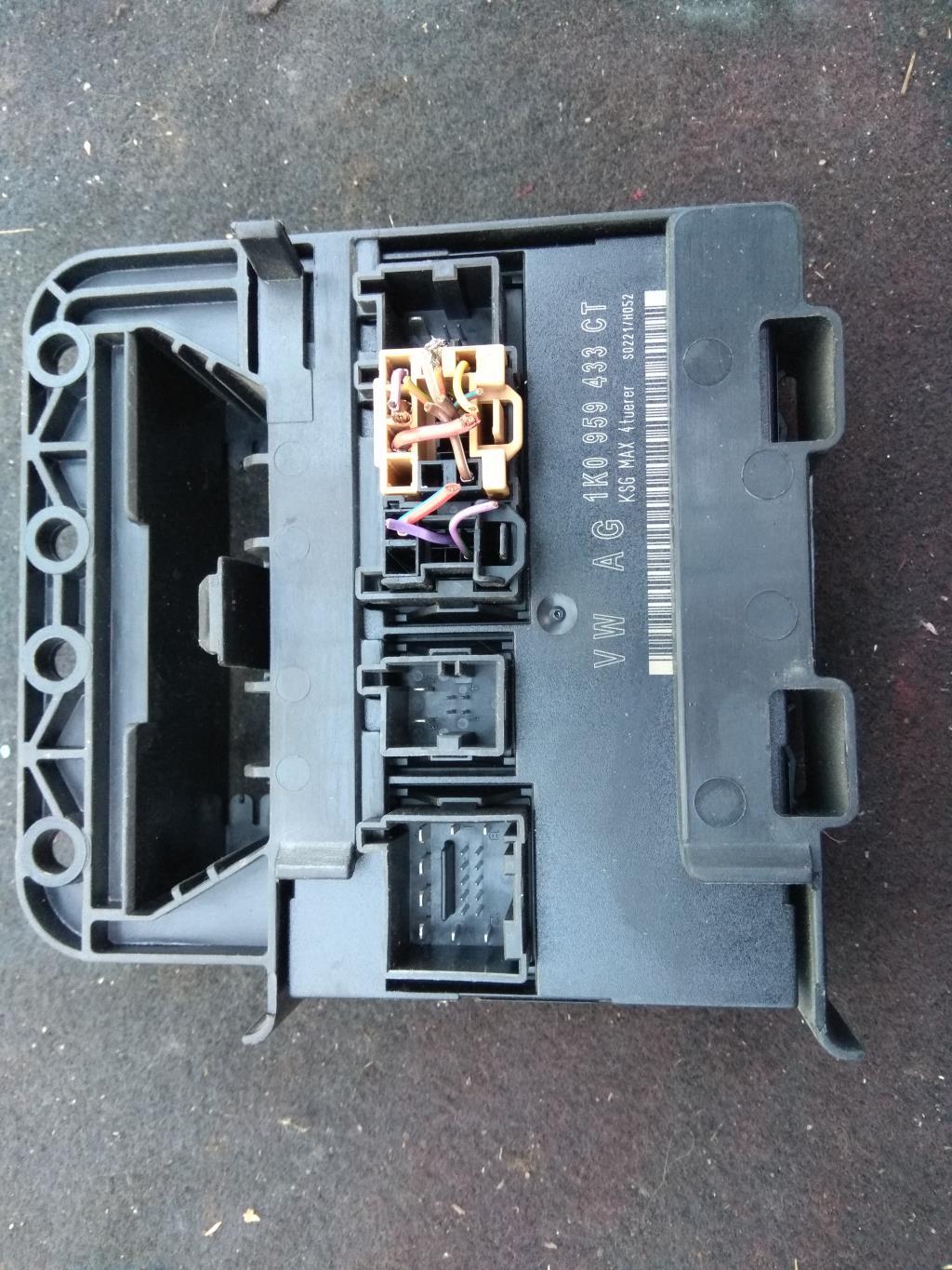 блок комфорта Volkswagen Jetta 5 поколение 2009, 2.0 л., бензин, седан, 1K0959433CT, . - фото №1
