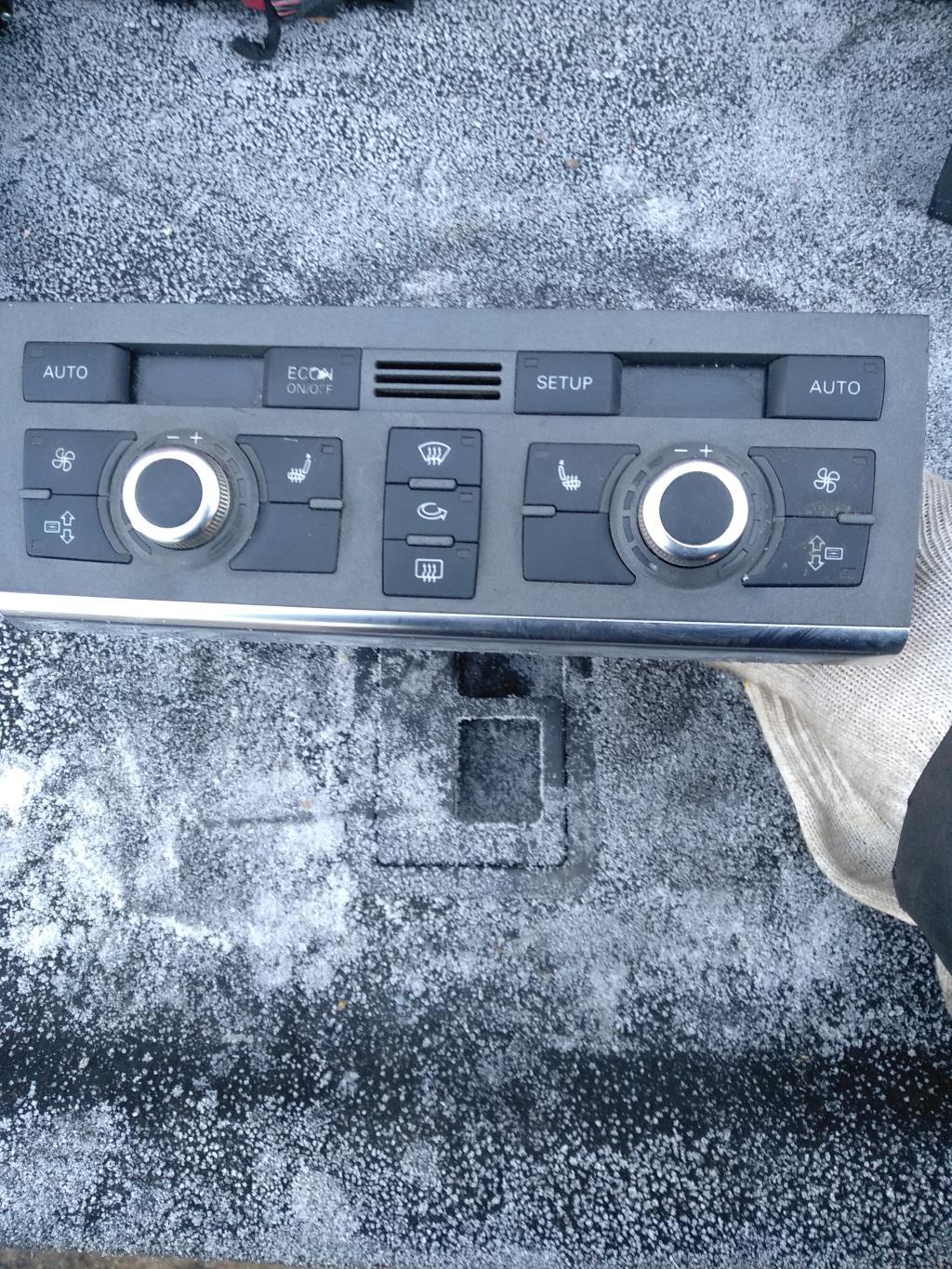блок управления печки / климат-контроля Audi A6 4F/C6 2006, 3.2 л., бензин, седан, 4F1820043AC, . - фото №1