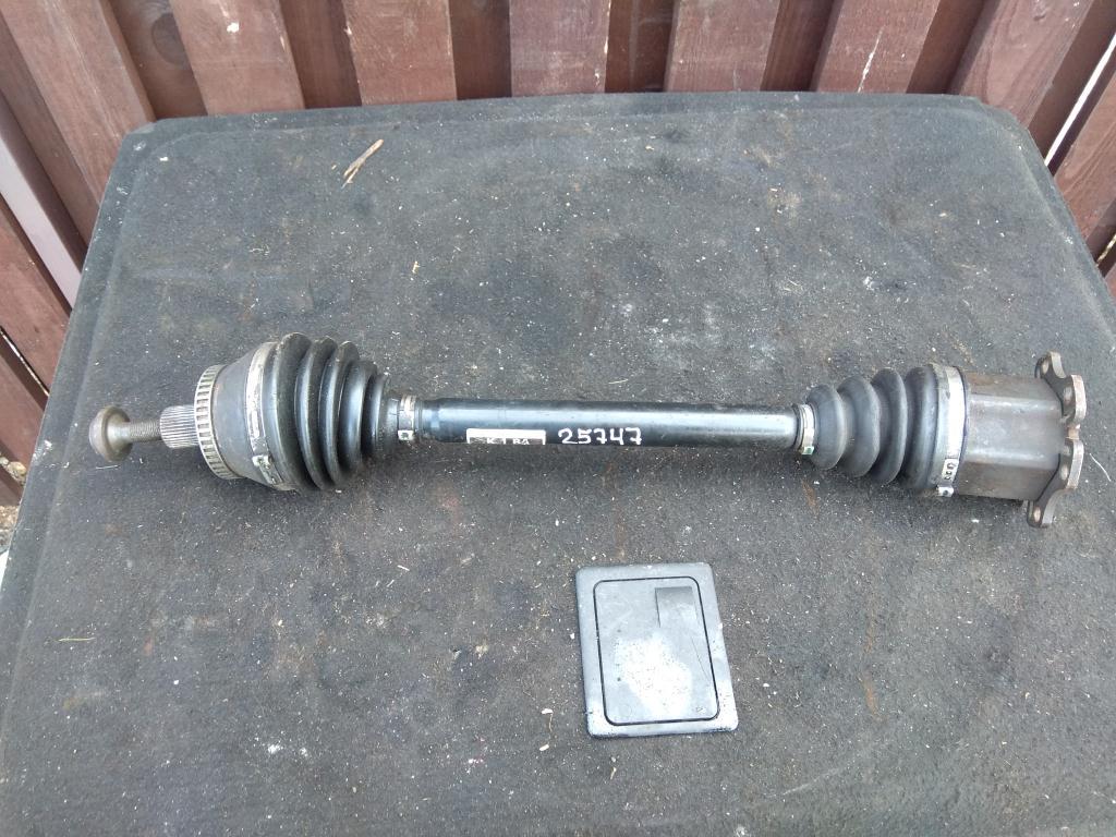 полуось передняя левая (приводной вал, ШРУС) Audi A4 B7 2006, 4.2 л., бензин, седан, 8E0407272AT, . - фото №1