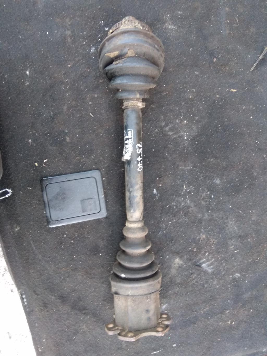 полуось передняя правая (приводной вал, ШРУС) Audi A6 4B/C5 2000, 4.2 л., бензин, седан, 4B0407271AS, . - фото №1