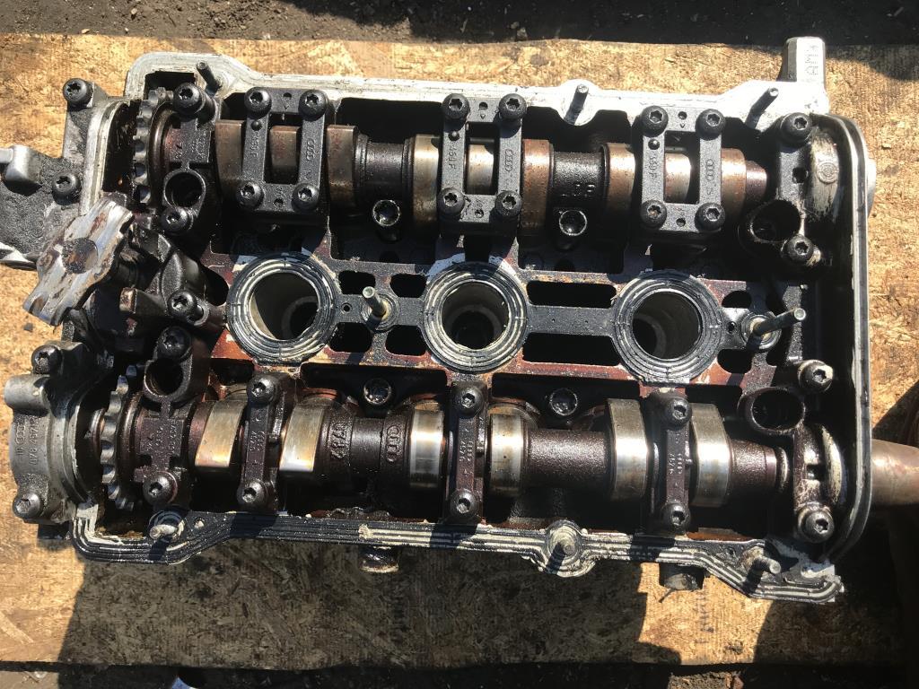 головка блока цилиндров Audi A6 4B/C5 1999, 2.4 л., бензин, седан, APS, AGA, 078103373AH, AML, BDV, ACK, APR, ATX, ASM, . - фото №1
