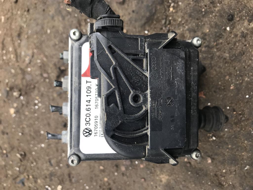 блок ABS Volkswagen Passat B6 2009, 2.0 л., бензин, седан, 3C0614109T, 3C0614109AF, 3C0614109AH, 3C0614109AJ, 3C0614109N, 3C0614109S, . - фото №1