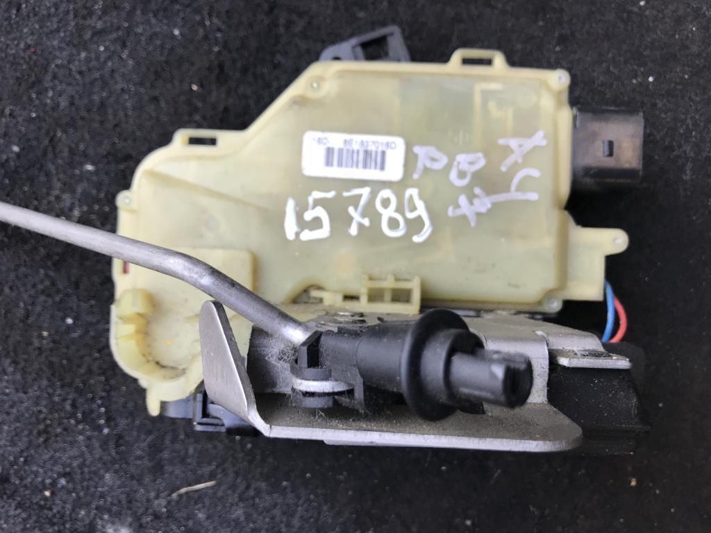 замок двери передней правой Audi A4 B6 2003, 1.9 л., TDi, дизель, седан, 8E1837016D, . - фото №1