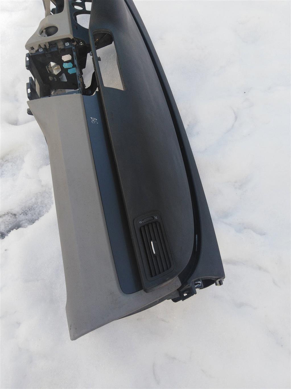 панель передняя салона (торпедо) Volkswagen Passat B6 2006, 2.0 л., бензин, седан, 3C1857004A, ., 3C1857003LK, 3C1857003NT, 3C1857003PA, 3C1857003RJ, 3C1857003SQ - фото №1
