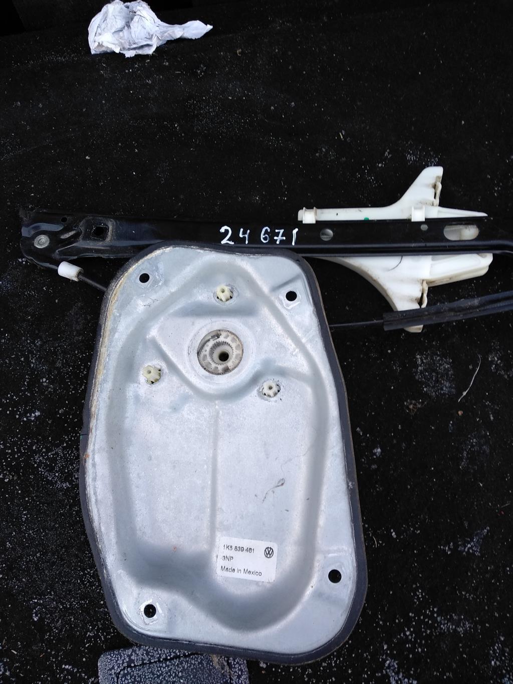 стеклоподъемник задний левый Volkswagen Jetta 5 поколение 2006, 2.0 л., TDi, дизель, седан, 1K5839461, . - фото №1