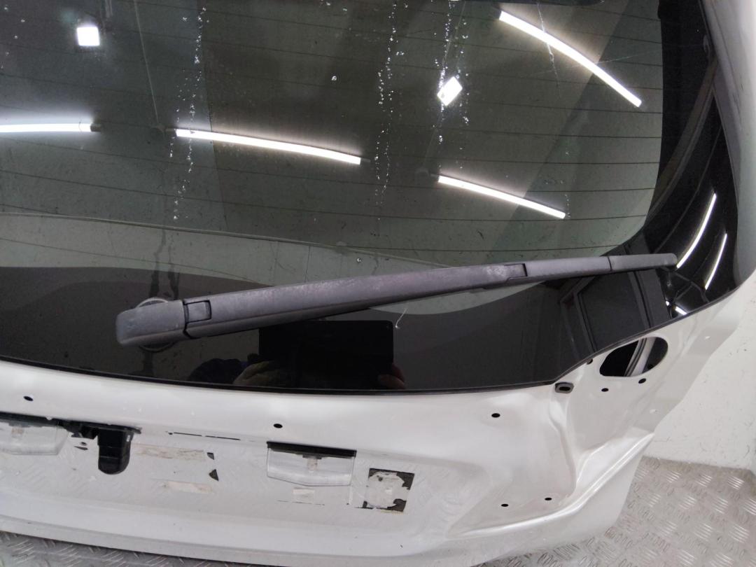 щеткодержатель задний Toyota C-HR 1 поколение 2018 - фото №1