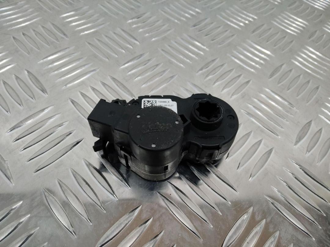 моторчик заслонки печки Renault Megane 4 поколение 2016, T32096B - фото №1