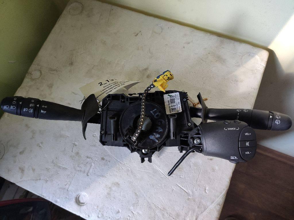 переключатель подрулевой (стрекоза) Renault Sandero 1 поколение 2011, 8200792586 - фото №1