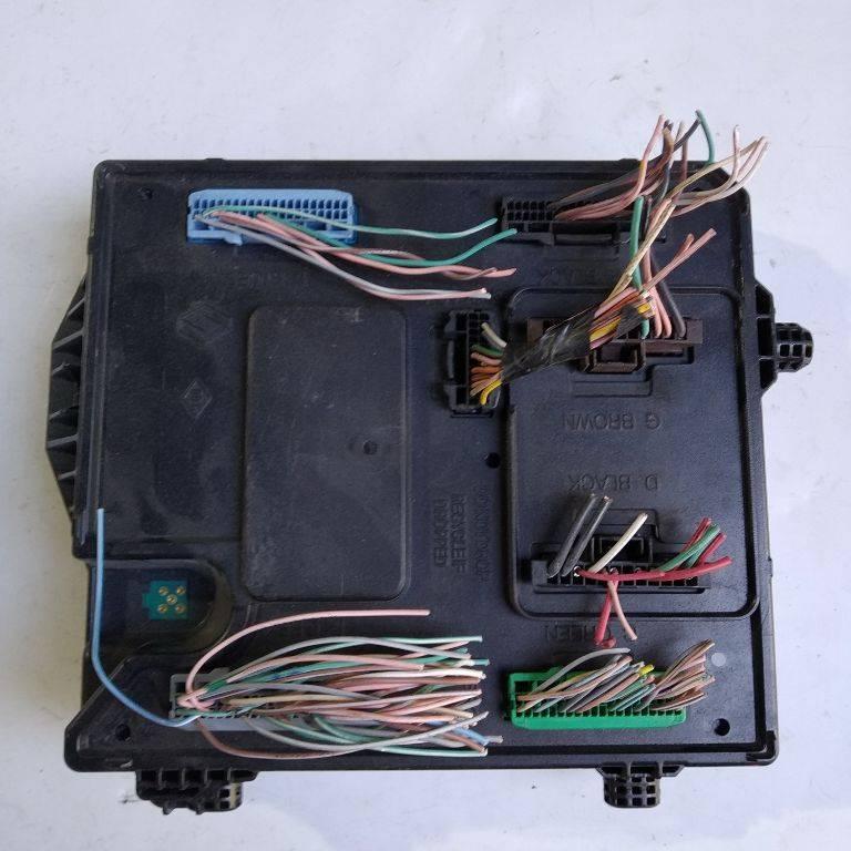 блок комфорта Renault Megane 3 поколение 2010, 284B13640R - фото №1