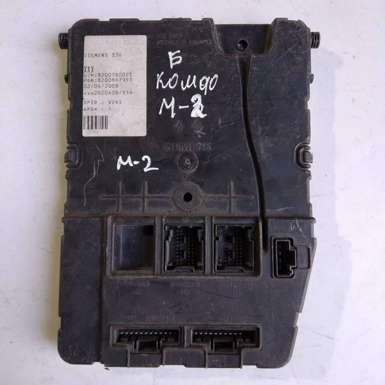 блок комфорта Renault Megane 3 поколение 2008, 82007800025, 8200867951 - фото №1