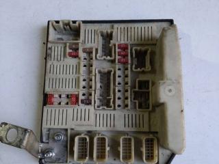 блок предохранителей Renault Scenic 2 поколение [рестайлинг] 2007, 8200481866