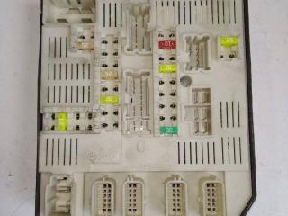 блок предохранителей Renault Megane 3 поколение 2010, 284B60008R