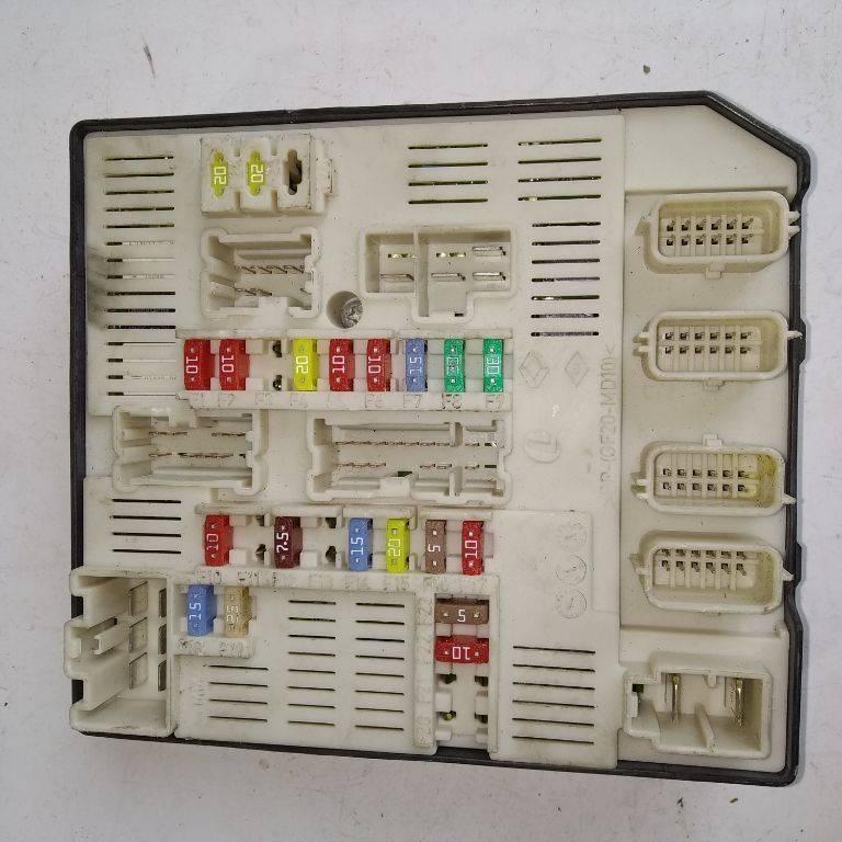 блок предохранителей Renault Laguna 3 поколение 2008, 284B60012R - фото №1