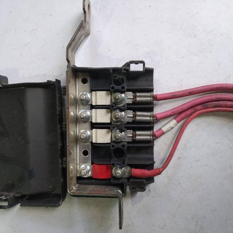 блок предохранителей Renault Scenic 3 поколение 2010, 243170003R - фото №1