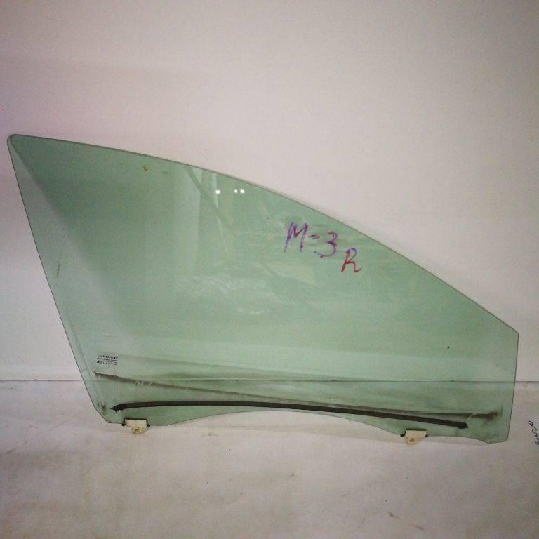 стекло двери передней правой Renault Megane 3 поколение 2009, хетчбэк 5 дв., 803007357R - фото №1