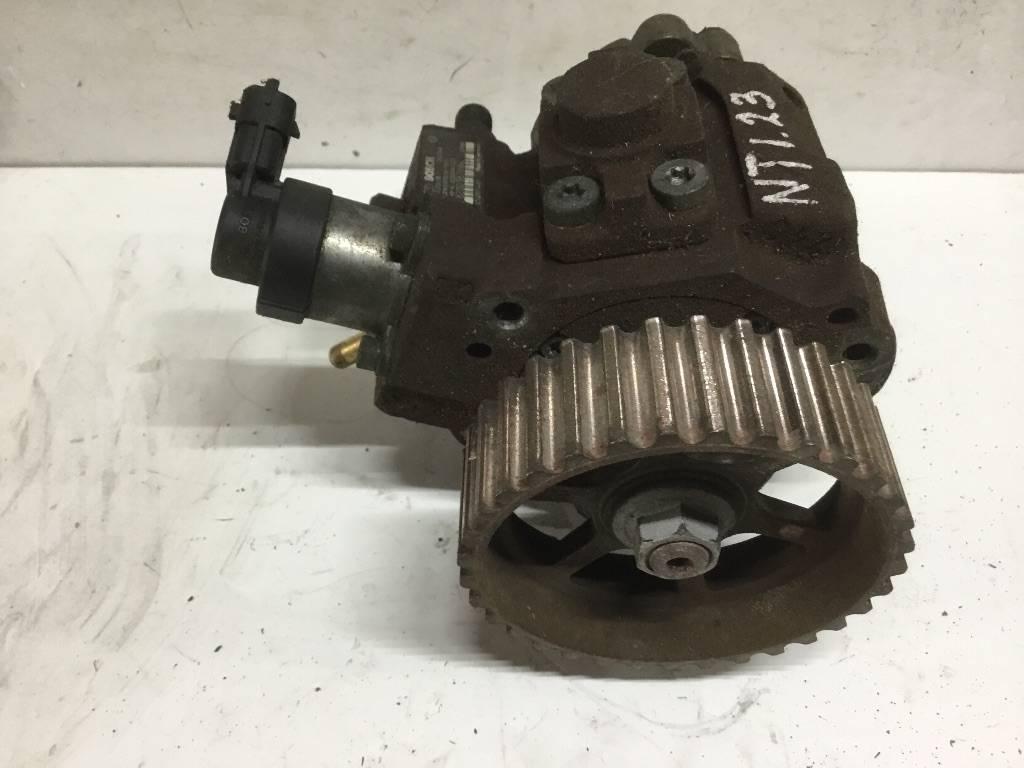 ТНВД Renault Megane 2 поколение 2003, 1.9 л., дизель, 8200561664 - фото №1