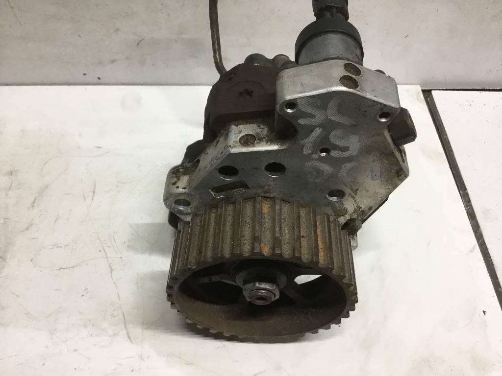 ТНВД Renault Laguna 2 поколение 2002, 1.9 л., дизель, 8200108225 - фото №1