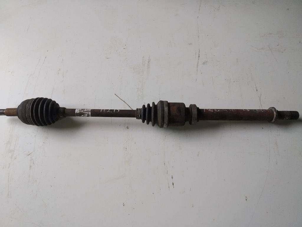 полуось передняя правая (приводной вал, ШРУС) Renault Clio 3 поколение 2005, 8201055673 - фото №1