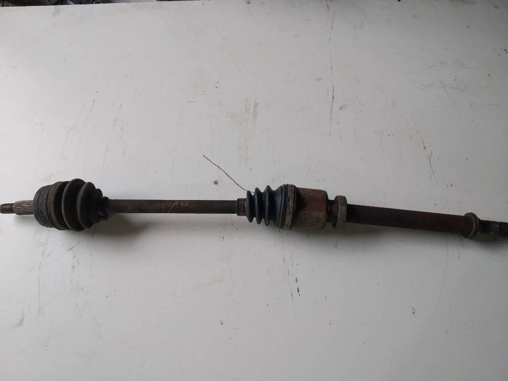 полуось передняя правая (приводной вал, ШРУС) Renault Clio 3 поколение 2005, 1.5 л., дизель, 8201055673 - фото №1
