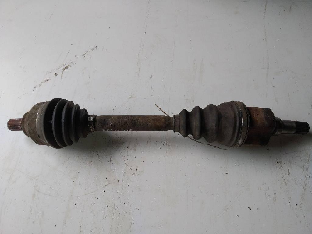 полуось передняя левая (приводной вал, ШРУС) Volvo V50 2003, 2.0 л., дизель - фото №1