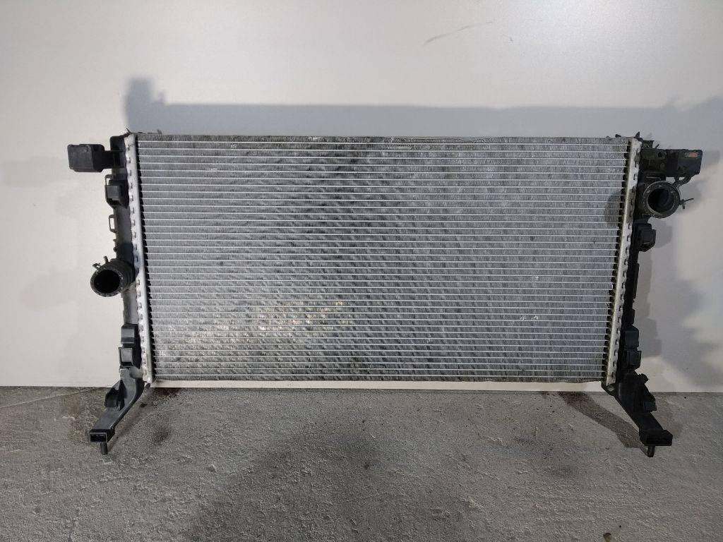 радиатор (основной) Renault Laguna 3 поколение 2009, 2.0 л., дизель, 214100006R - фото №1