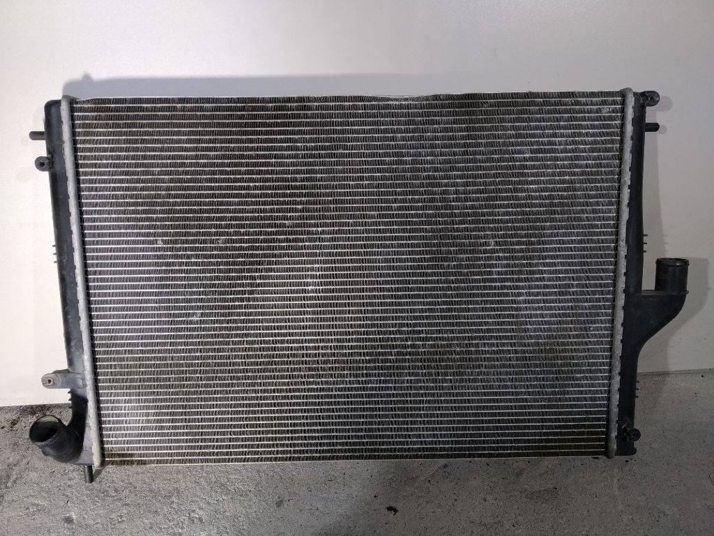 радиатор (основной) Renault Duster 1 поколение 2011, 1.5 л., дизель, 214100598R - фото №1