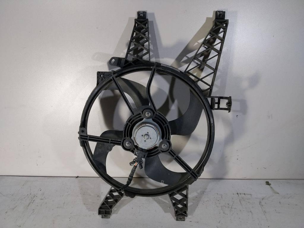 вентилятор радиатора Renault Clio 3 поколение 2007, 8200748438 - фото №1