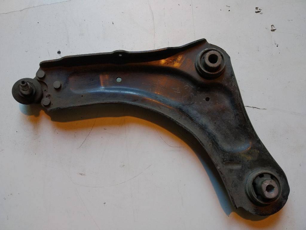 рычаг передний левый Renault Megane 3 поколение 2010 - фото №1