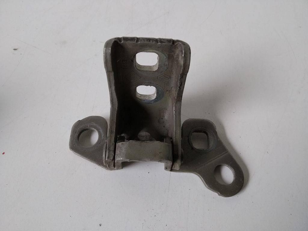 петля двери Renault Clio 3 поколение 2008 - фото №1