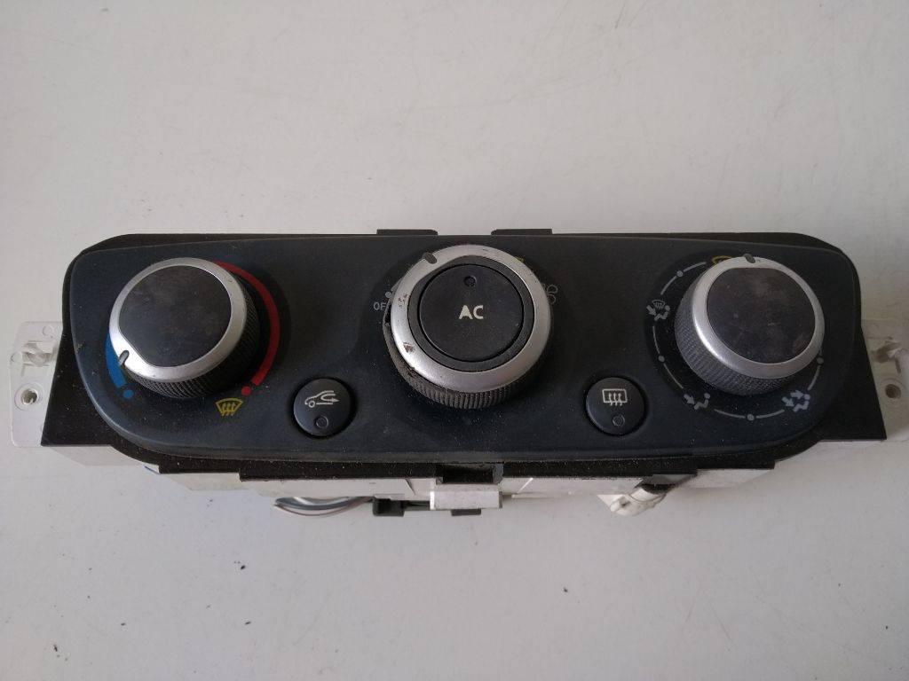 блок управления печки / климат-контроля Renault Megane 3 поколение 2009, T1001786G - фото №1