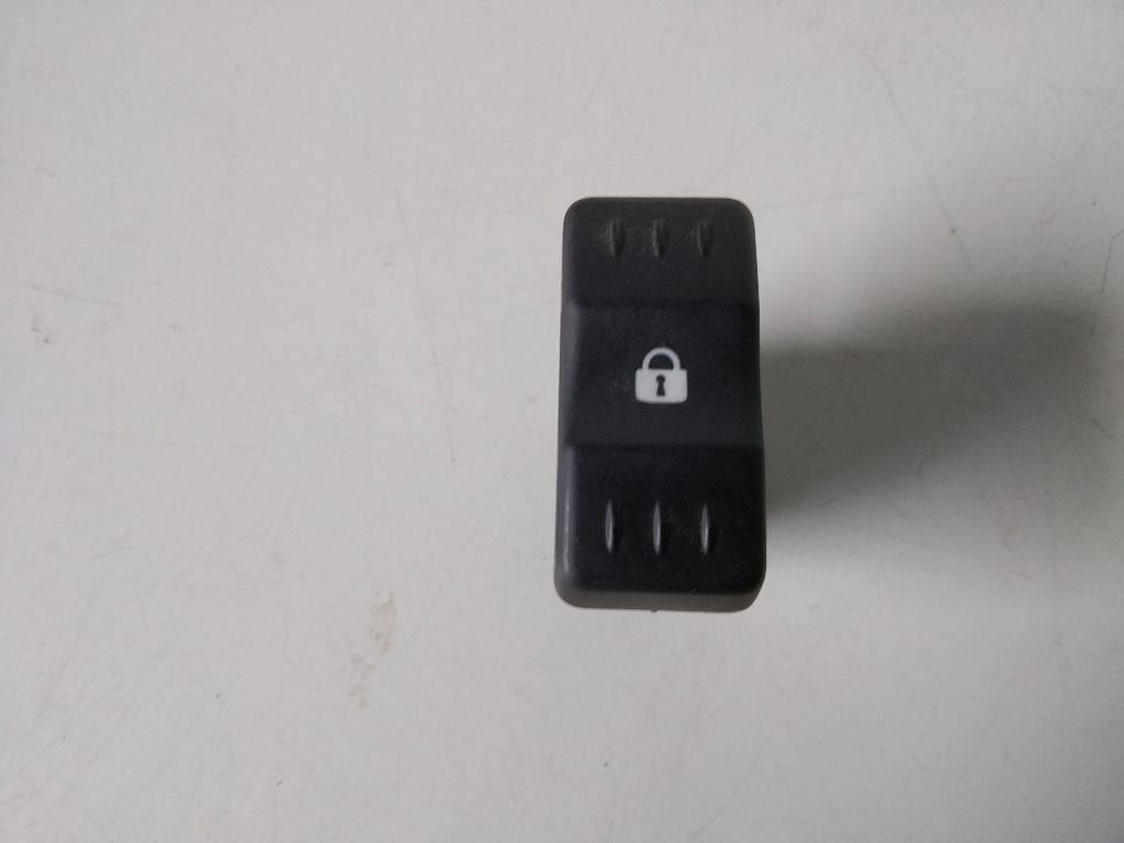 кнопка центрального замка Renault Logan 1 поколение 2007 - фото №1