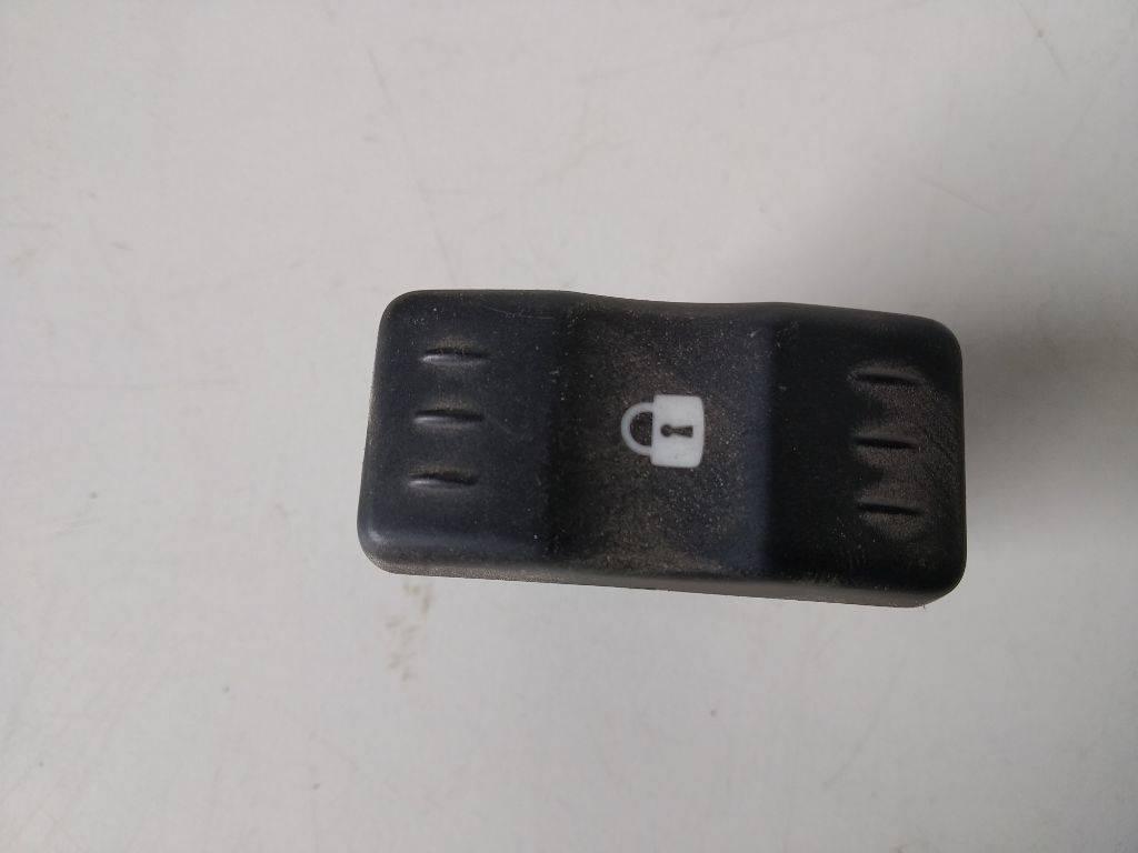 кнопка центрального замка Renault Logan 1 поколение 2007 - фото №1