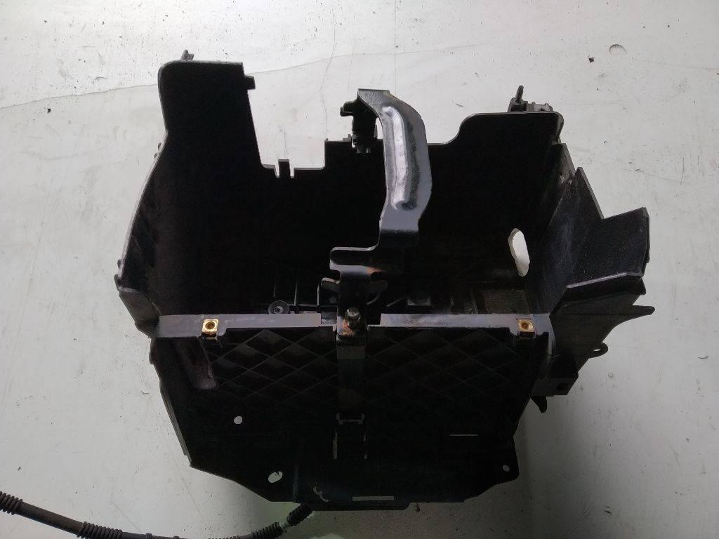 полка аккумулятора Renault Scenic 3 поколение 2010, 244460003R - фото №1