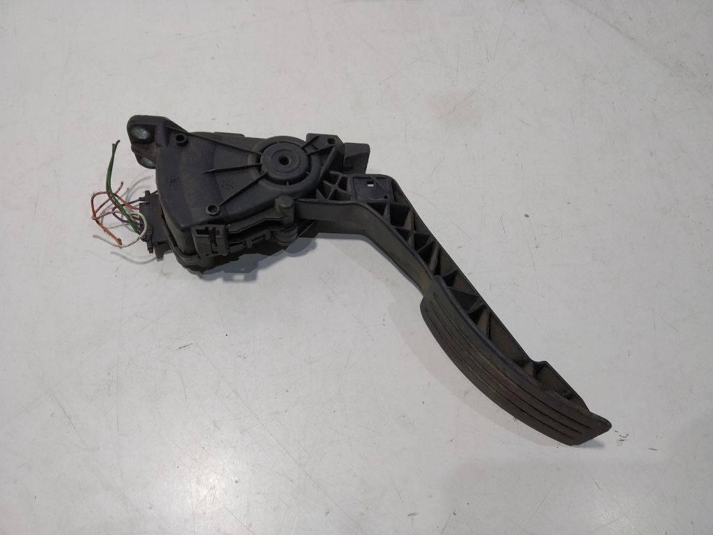 педаль Renault Logan 1 поколение 2007, 1.5 л., дизель, 8200386506B - фото №1