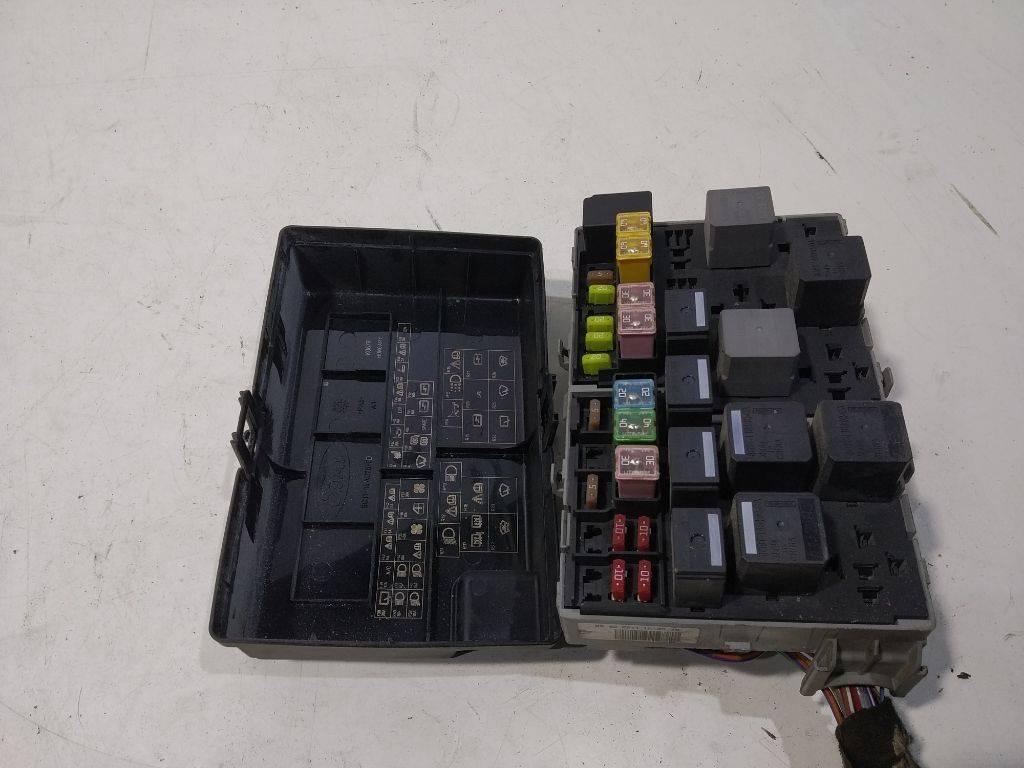 блок предохранителей Ford Transit 7 поколение 2011, 2.2 л., дизель, 6C1T-14A076-CD - фото №1