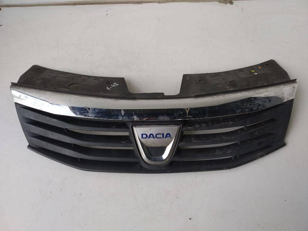 решетка радиатора Dacia Sandero 1 поколение 2010, 8200735104 - фото №1