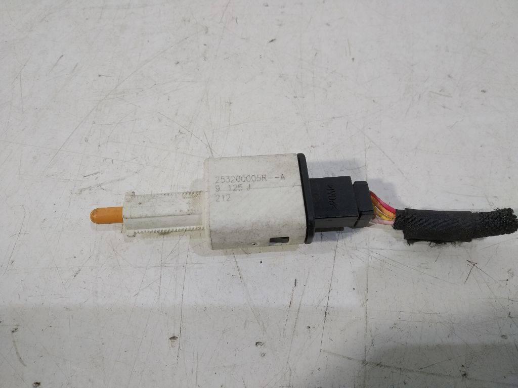 Датчик педали тормоза (лягушка) Renault Scenic 3 поколение 2009, 253200005R - фото №1