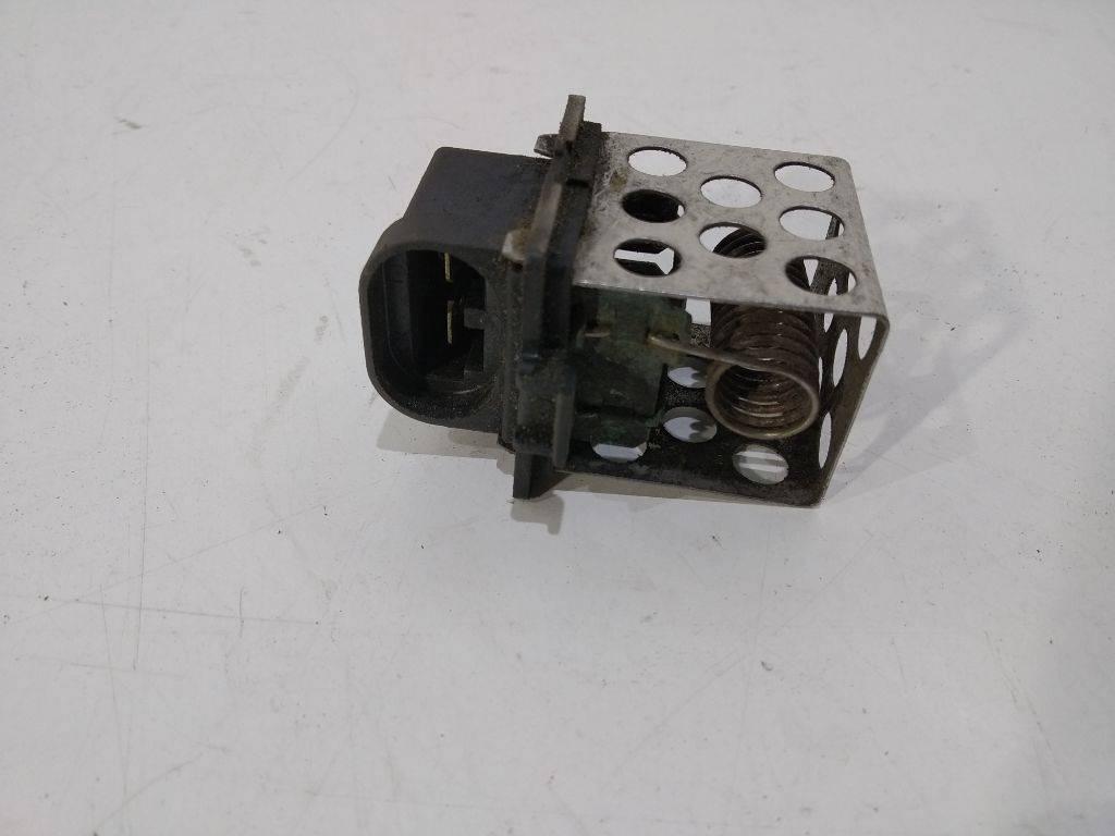 Сопротивление вентилятора охлаждения Renault Megane 3 поколение 2011, M142561 - фото №1