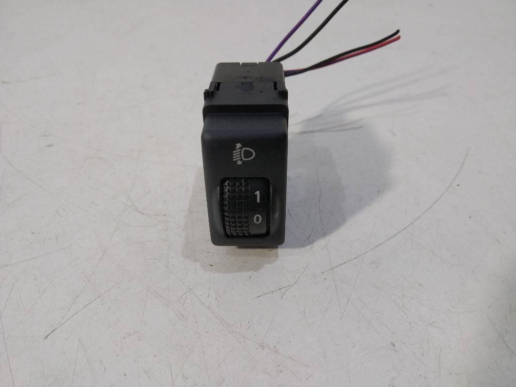 кнопка корректора фар Renault Koleos 1 поколение 2009 - фото №1