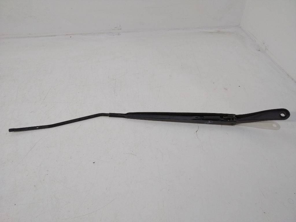 щеткодержатель (поводок стеклоочистителя, дворник) Renault Megane 3 поколение 2010, 288860005R - фото №1