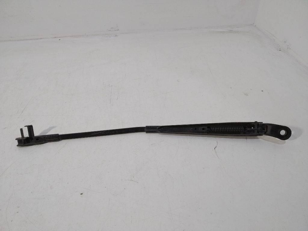 щеткодержатель (поводок стеклоочистителя, дворник) Renault Modus 2 поколение 2007, 8200360824S - фото №1