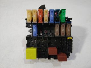 блок предохранителей Renault Laguna 3 поколение 2007, 55RJ10T06