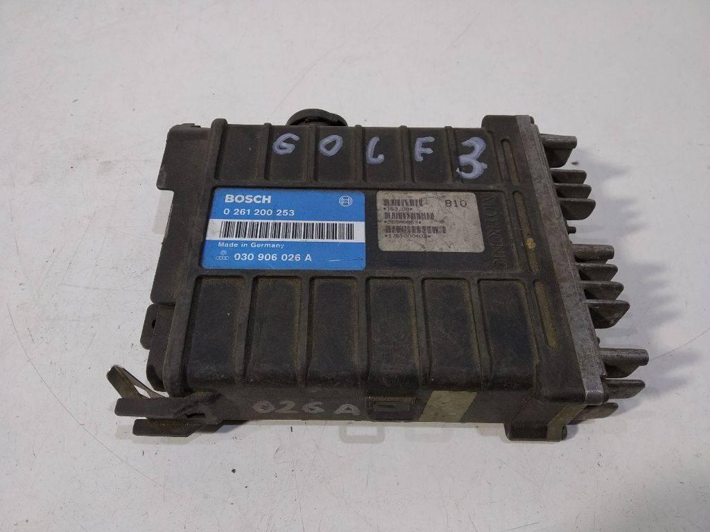блок управления двигателем Volkswagen Golf 3 поколение 1991, 030906026A - фото №1
